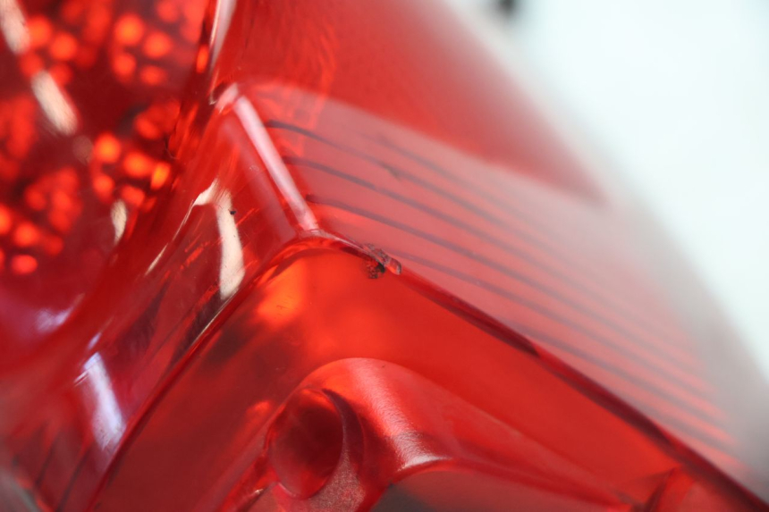 photo de LUZ TRASEIRA GILERA GP 800 (2007 - 2013) - Ampliação técnica