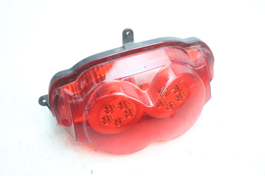 photo de LUZ TRASEIRA GILERA GP 800 (2007 - 2013) - Pontos de fixação