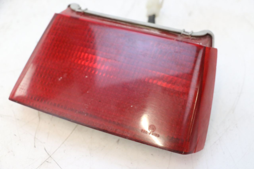 photo de LUZ TRASEIRA KAWASAKI GPX F ZX750F 750 (1986 - 1990) - Zoom do estado de desgaste