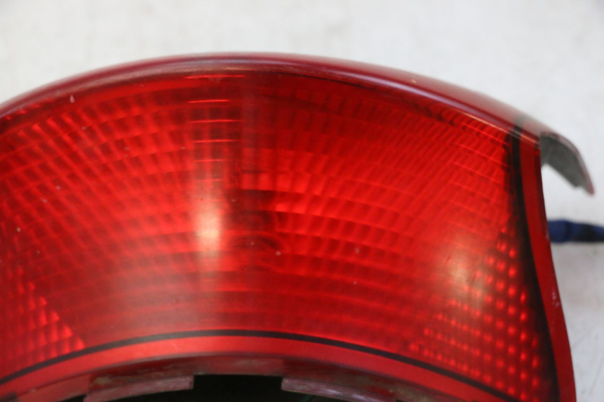 photo de Luz traseira KYMCO GRAND DINK 125 (2002 - 2007) - Zoom do estado de desgaste