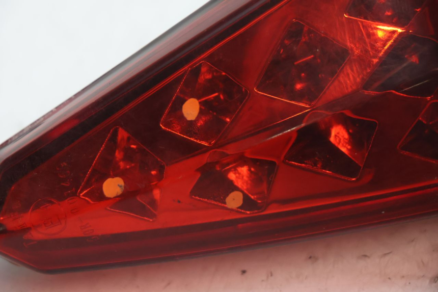 photo de Luz traseira TNT MOTOR GRIDO 2T 50 (2010 - 2019) - Zoom do estado de desgaste