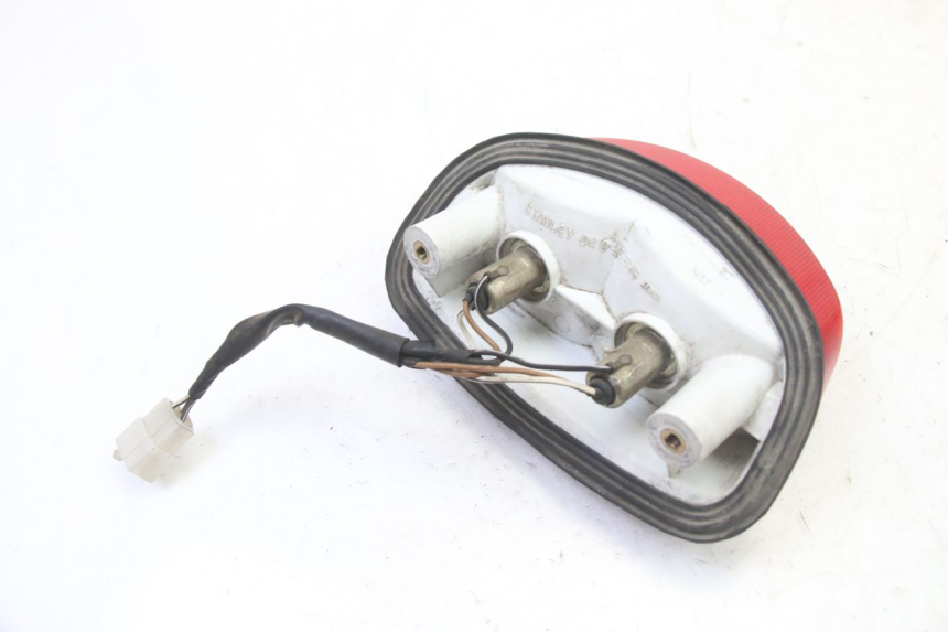 photo de Luz traseira SUZUKI GS GSE 500 (2001 - 2003) - Ampliação técnica