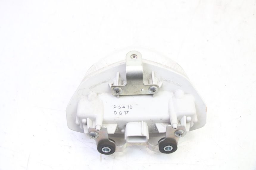 photo de Luz traseira SUZUKI GSR 750 (2011 - 2017) - Ampliação técnica