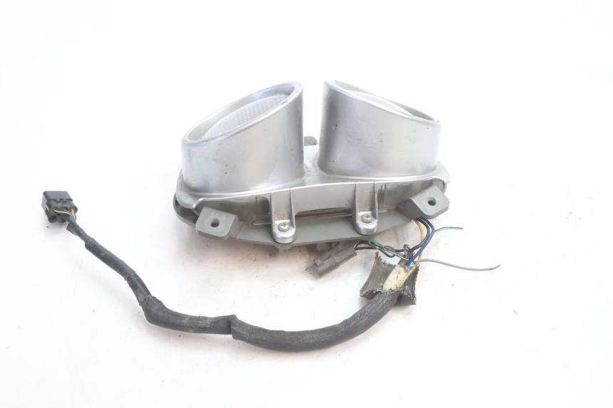 photo de Luz traseira SUZUKI GSR 600 (2005 - 2012) - Outro ângulo de visão