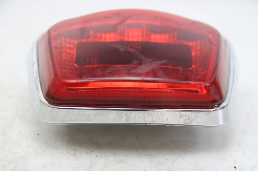 photo de Luz traseira JM MOTORS GT LINE 4T 50 (2021 - 2023) - Zoom do estado de desgaste