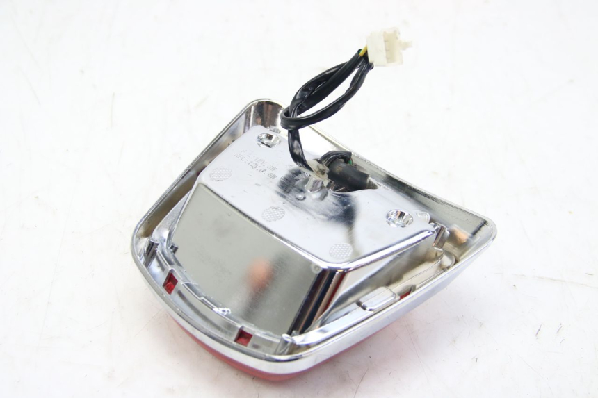 photo de Luz traseira JM MOTORS GT LINE 4T 50 (2021 - 2023) - Estado da superfície