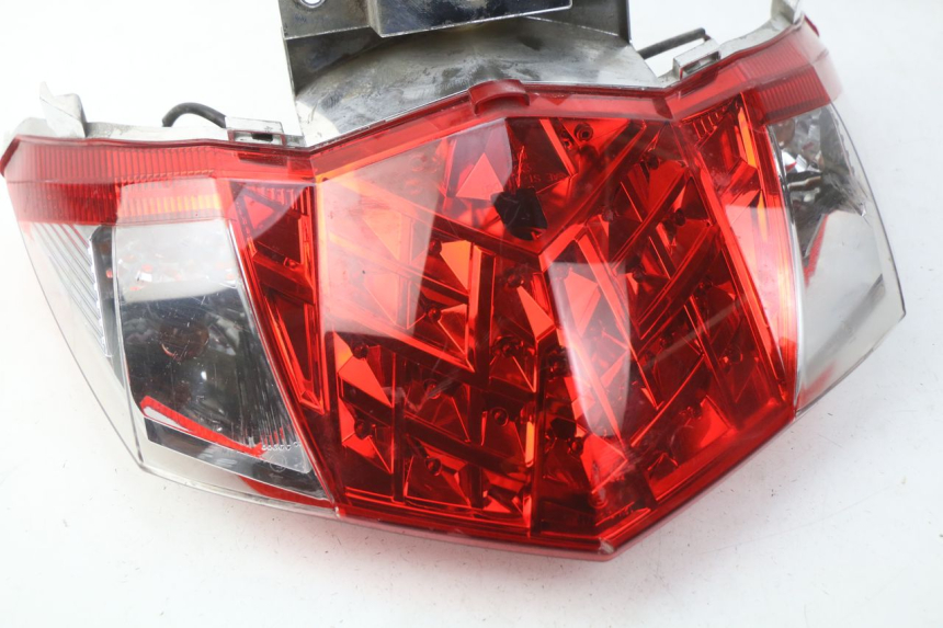 photo de Luz traseira SYM GTS EFI ABS 125 (2012 - 2016) - Outro ângulo de visão