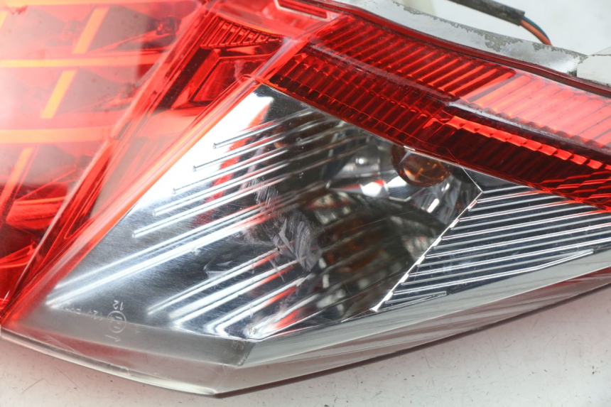 photo de Luz traseira SYM GTS EFI ABS 125 (2012 - 2016) - Ampliação técnica