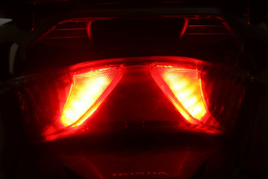 photo de Luz traseira HONDA SH i 300 (2015 - 2020) - Detalhes característicos