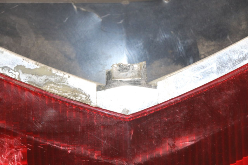 photo de Luz traseira SYM JOYMAX 250 (2013 - 2017) - Zoom do estado de desgaste