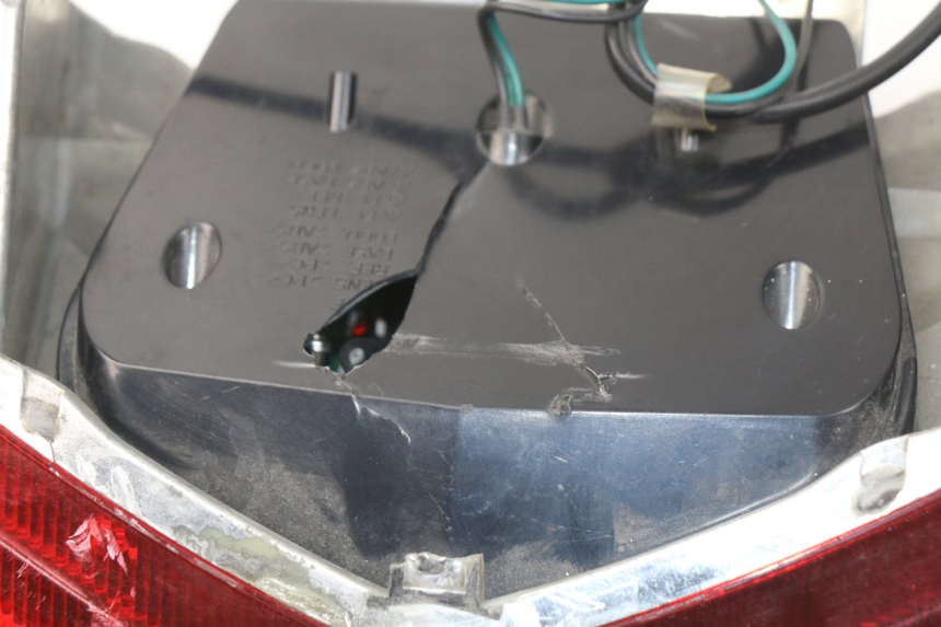 photo de Luz traseira SYM JOYMAX 250 (2013 - 2017) - Outro ângulo de visão
