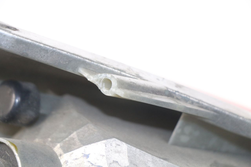 photo de Luz traseira SYM JOYMAX 250 (2013 - 2017) - Pontos de fixação