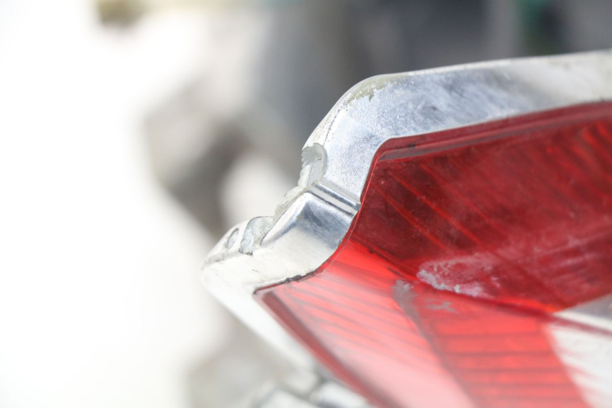 photo de Luz traseira SYM JOYMAX 250 (2013 - 2017) - Estado da superfície