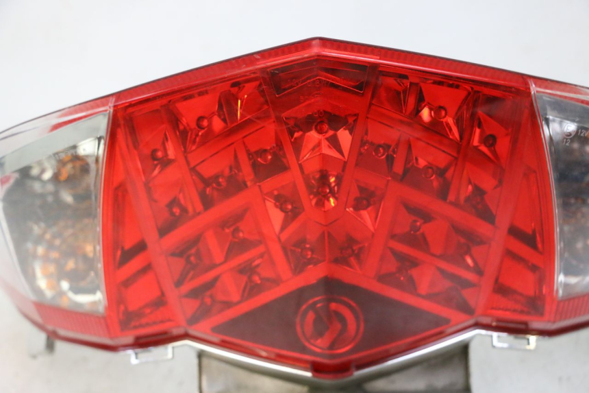 photo de Luz traseira SYM JOYMAX 125 (2010 - 2017) - Vista de perto