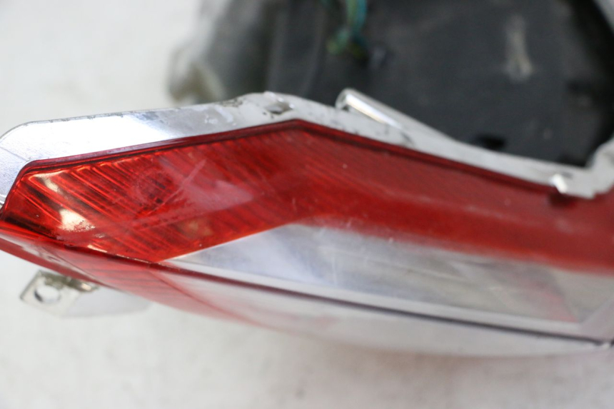 photo de Luz traseira SYM JOYMAX 125 (2010 - 2017) - Marcações e referências