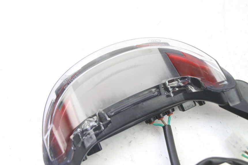 photo de Luz traseira KIDEN KD125-G 125 (2018 - 2022) - Ampliação técnica