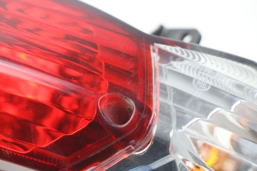 photo de Luz traseira PEUGEOT KISBEE 2T 50 (2010 - 2017) - Estado da superfície