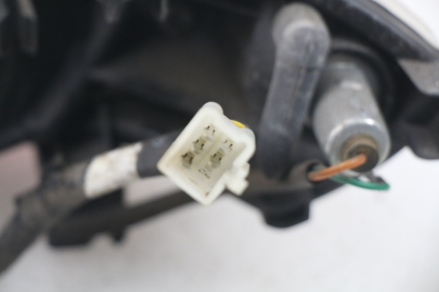 photo de Luz traseira PEUGEOT KISBEE 2T 50 (2010 - 2017) - Vista geral