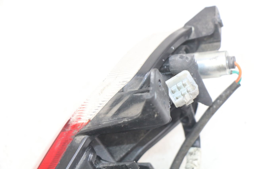 photo de Luz traseira PEUGEOT KISBEE 2T 50 (2010 - 2017) - Detalhe da peça