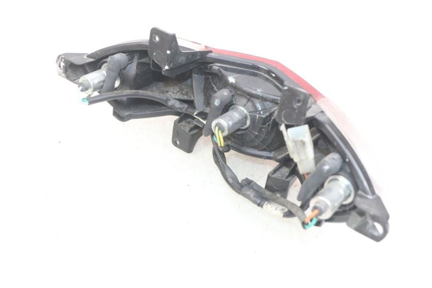 photo de Luz traseira PEUGEOT KISBEE 2T 50 (2010 - 2017) - Zoom do estado de desgaste