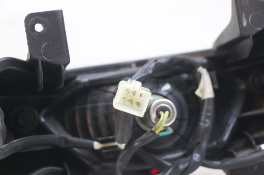 photo de Luz traseira PEUGEOT KISBEE 2T 50 (2010 - 2017) - Detalhe da peça