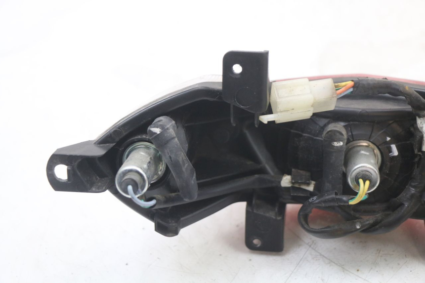 photo de Luz traseira PEUGEOT KISBEE 2T 50 (2010 - 2017) - Pontos de fixação