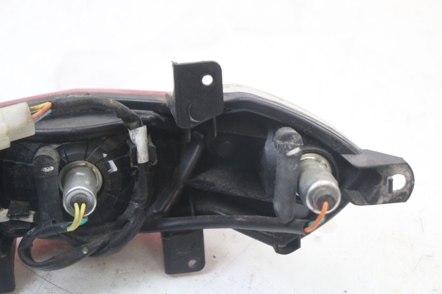 photo de Luz traseira PEUGEOT KISBEE 2T 50 (2010 - 2017) - Estado da superfície