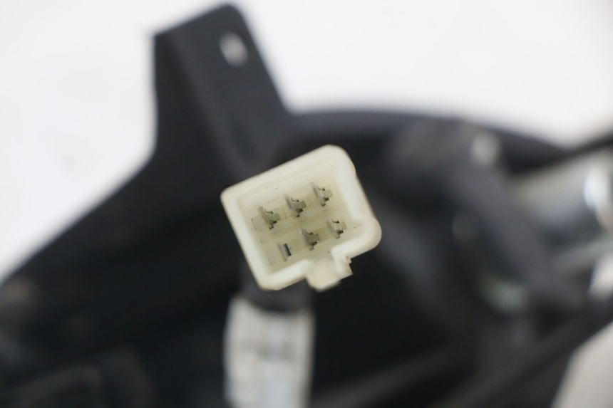photo de Luz traseira PEUGEOT KISBEE 2T 50 (2010 - 2017) - Peça verificada