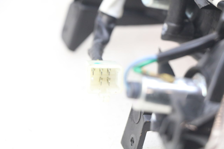photo de Luz traseira PEUGEOT KISBEE 4T 50 (2010 - 2017) - Zoom do estado de desgaste
