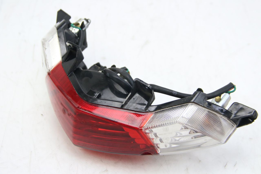 photo de Luz traseira PEUGEOT KISBEE 4T 50 (2010 - 2017) - Zoom do estado de desgaste