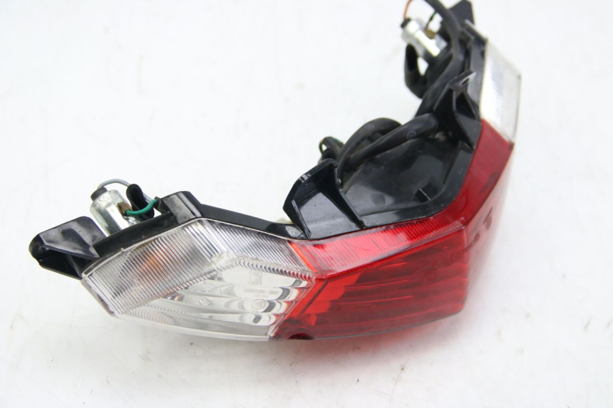 photo de Luz traseira PEUGEOT KISBEE 4T 50 (2010 - 2017) - Outro ângulo de visão