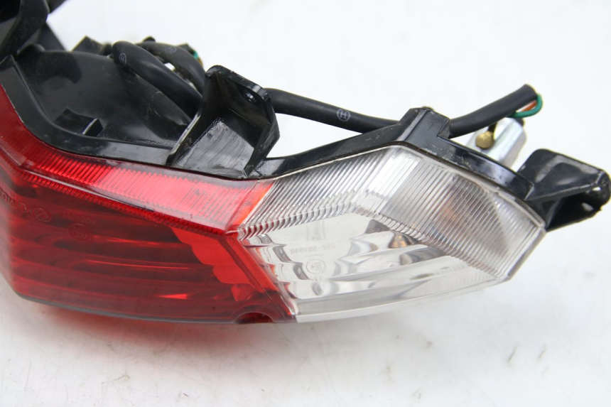 photo de Luz traseira PEUGEOT KISBEE 4T 50 (2010 - 2017) - Estado da superfície