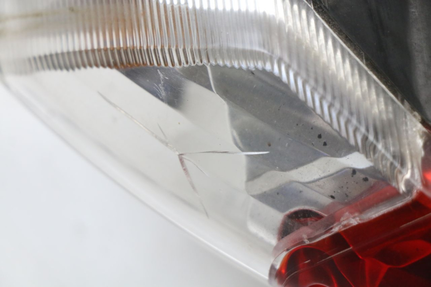 photo de Luz traseira PEUGEOT KISBEE 4T 50 (2010 - 2017) - Zoom do estado de desgaste
