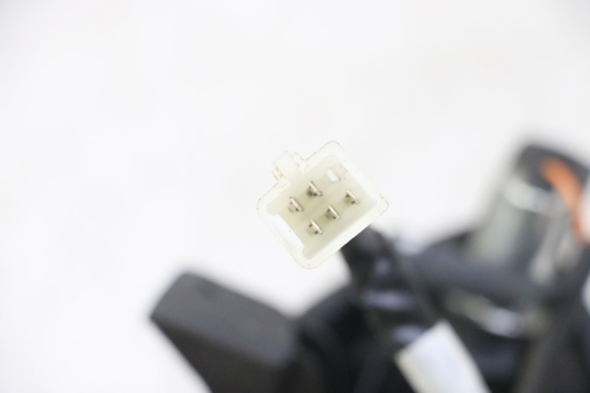 photo de Luz traseira PEUGEOT KISBEE 4T 50 (2018 - 2022) - Zoom do estado de desgaste