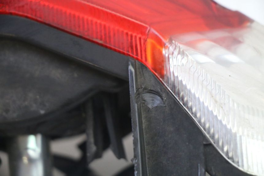 photo de Luz traseira PEUGEOT KISBEE 4T 50 (2018 - 2022) - Estado da superfície