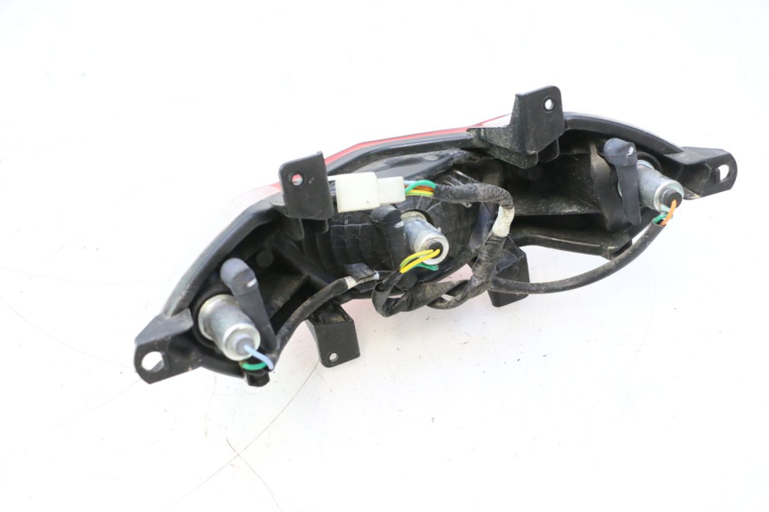 photo de Luz traseira PEUGEOT KISBEE 4T 50 (2018 - 2022) - Estado da superfície