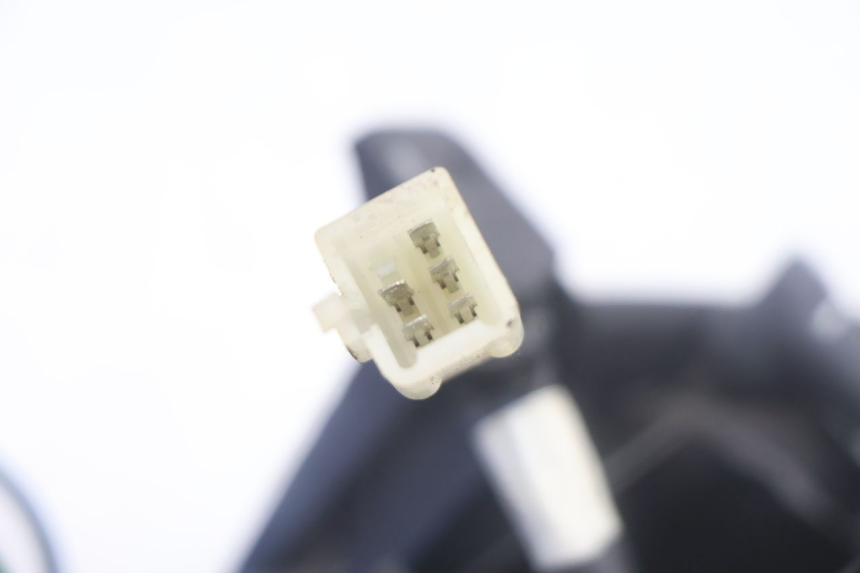 photo de Luz traseira PEUGEOT KISBEE 4T 50 (2018 - 2022) - Estado da superfície