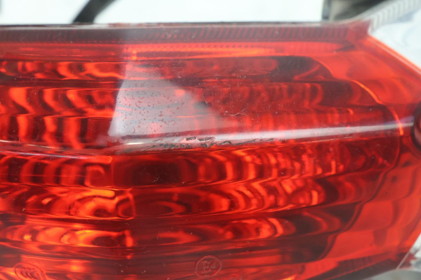 photo de Luz traseira PEUGEOT KISBEE 4T 50 (2010 - 2017) - Detalhe da peça