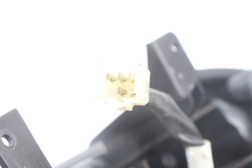photo de Luz traseira PEUGEOT KISBEE 4T 50 (2010 - 2017) - Estado da superfície