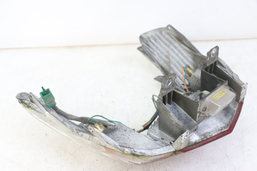 photo de Luz traseira KYMCO DINK 4T 50 (2007 - 2018) - Zoom do estado de desgaste