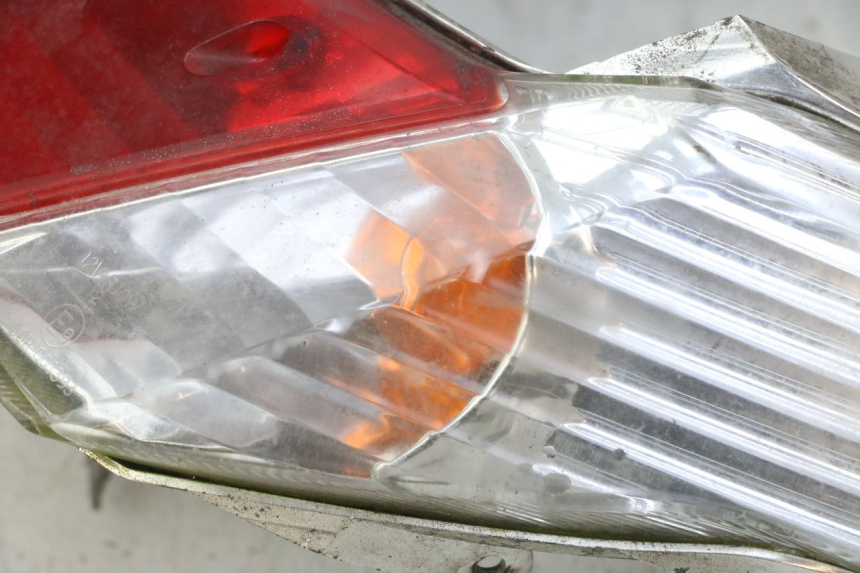 photo de Luz traseira KYMCO DINK 4T 50 (2007 - 2018) - Peça verificada