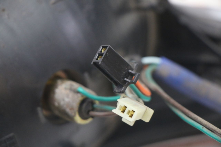 photo de Luz traseira KYMCO GRAND DINK 125 (2008 - 2014) - Pontos de fixação