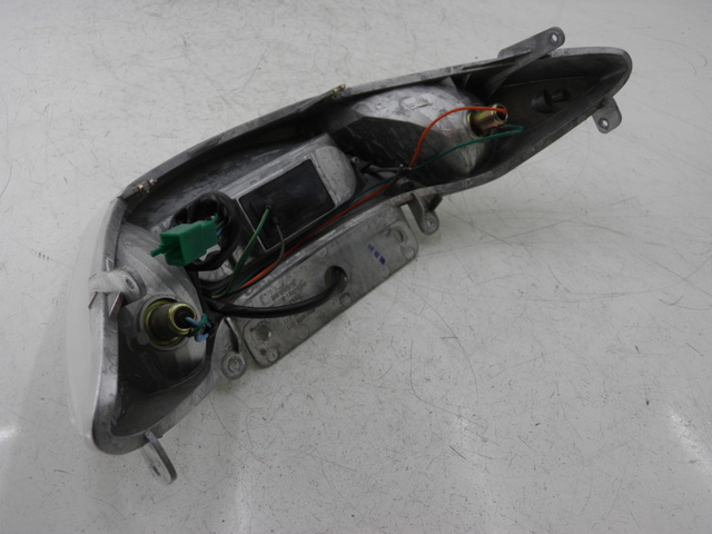photo de Luz traseira KYMCO XCITING RI ABS 500 (2010) - Outro ângulo de visão