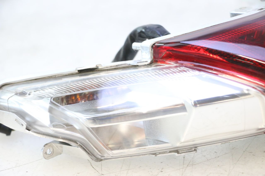 photo de Luz traseira PIAGGIO LIBERTY IGET 4T 50 (2015 - 2020) - Zoom do estado de desgaste
