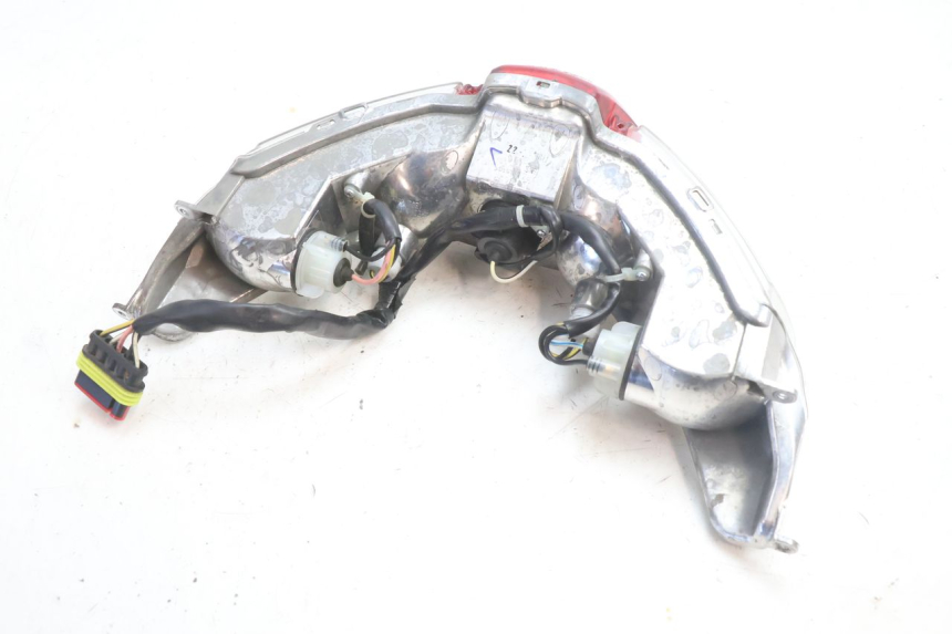 photo de Luz traseira PIAGGIO LIBERTY IGET 4T 50 (2021 - 2025) - Outro ângulo de visão