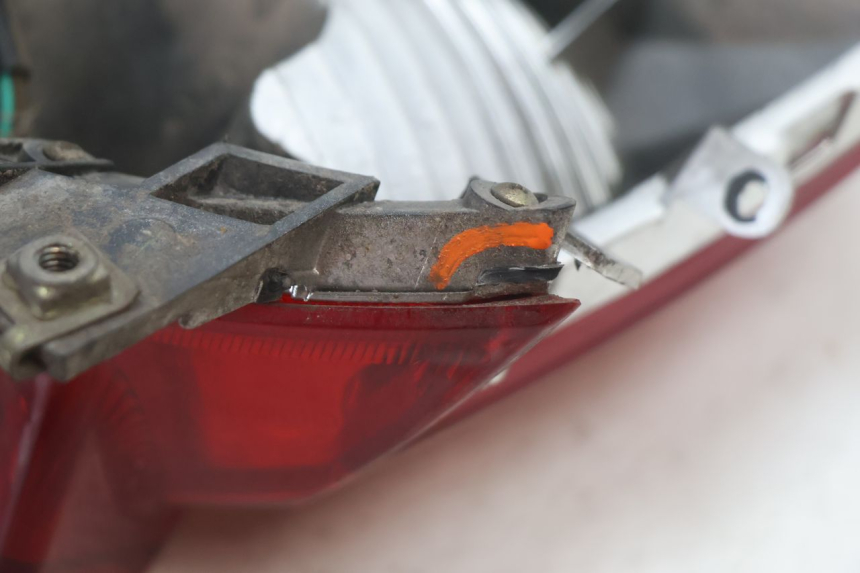 photo de Luz traseira KYMCO LIKE 125 (2009 - 2016) - Estado da superfície