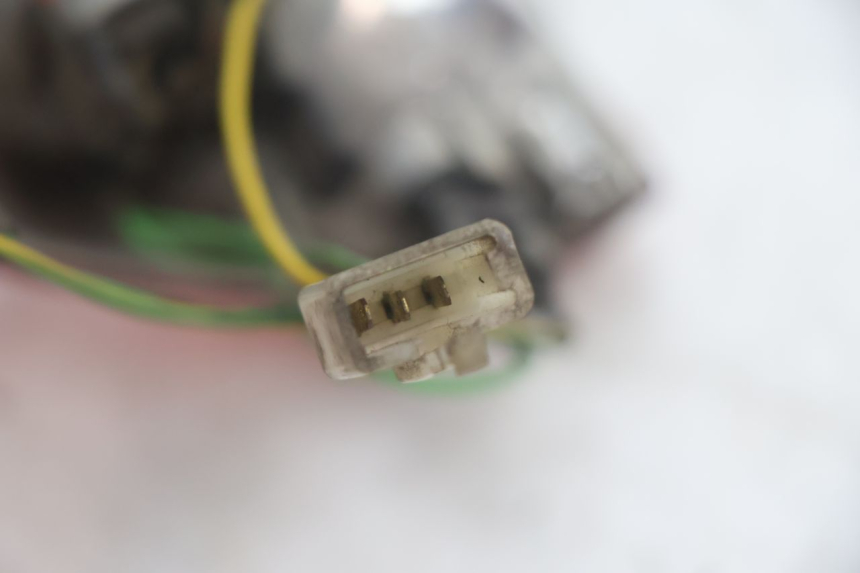 photo de Luz traseira PEUGEOT LUDIX 50 (2005 - 2007) - Pontos de fixação