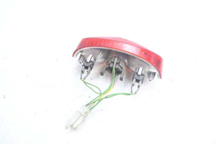 photo de LUZ TRASEIRA PEUGEOT LUDIX PRO 2T 50 (2010 - 2017) - Zoom do estado de desgaste