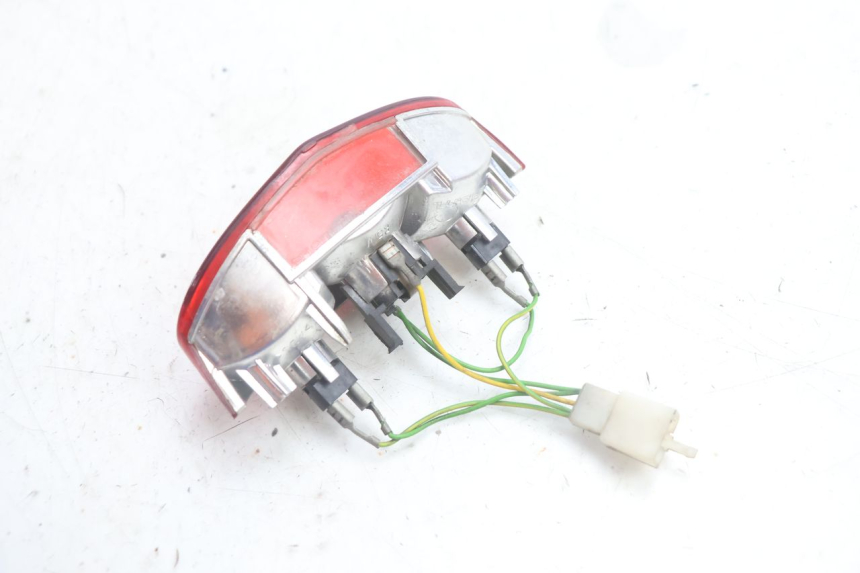 photo de LUZ TRASEIRA PEUGEOT LUDIX PRO 2T 50 (2010 - 2017) - Outro ângulo de visão