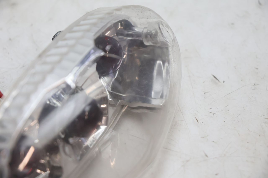photo de LUZ TRASEIRA PEUGEOT LUDIX SNAKE 2T 50 (2004 - 2014) - Zoom do estado de desgaste